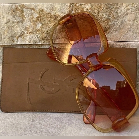 Extra pics for VINTAGE YVES SAINT LAURENT YSL PARIS 1970's OVERSIZED SUNGLASSES - Picture 3 of 16